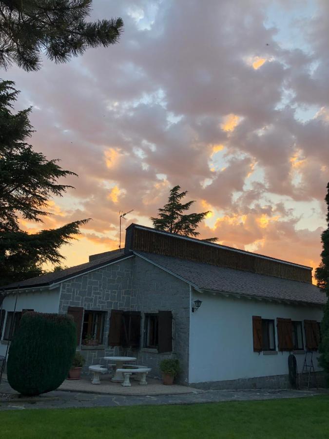 Villa Aurelia - Casa De Campo Con Jardin Y Piscina Entre Madrid Y Segovia Ortigosa del Monte Exteriér fotografie